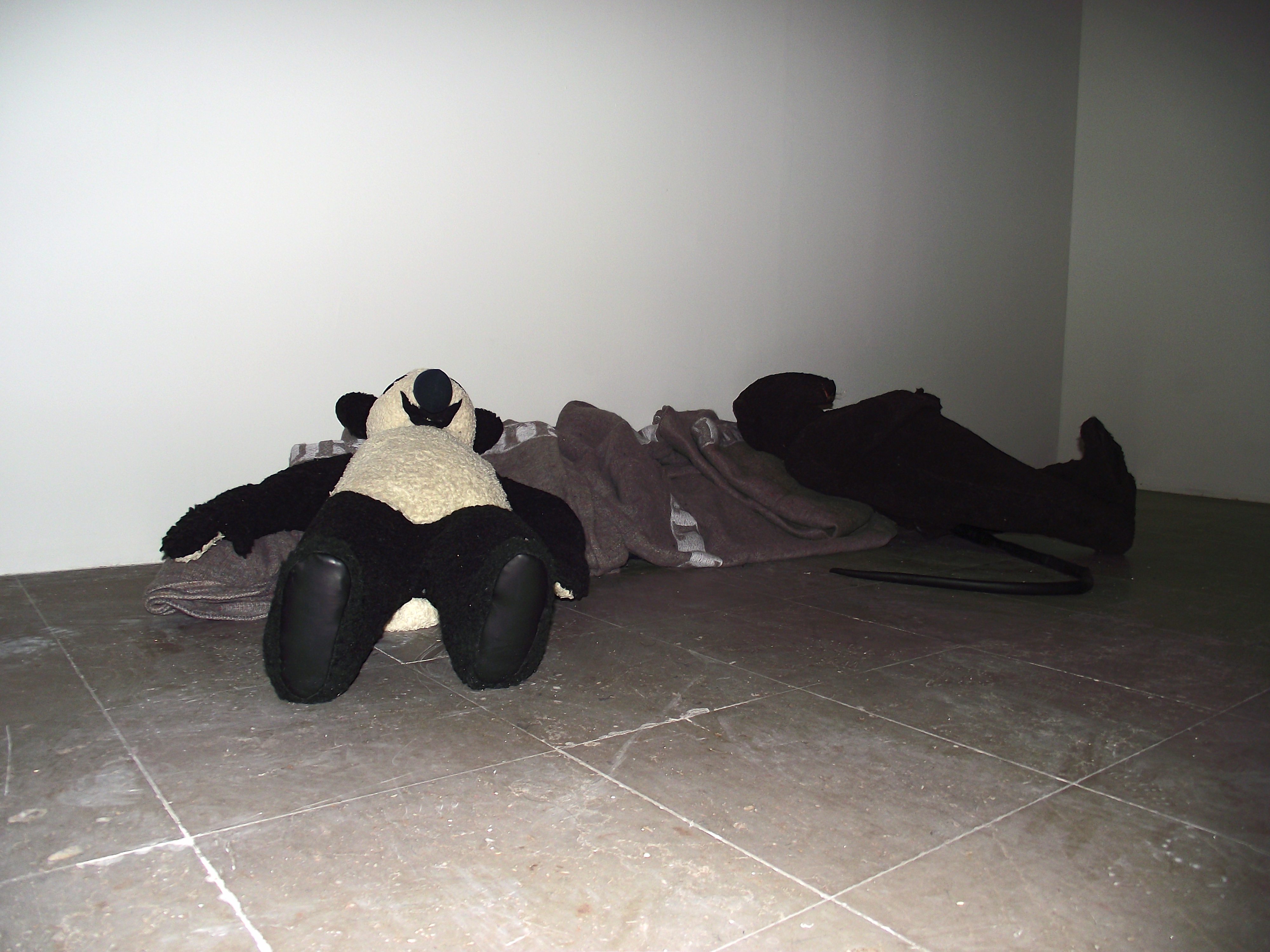 Oso Panda y Rata de Peter Fischli y David Weiss, foto de Óscar Alarcón para Neotraba