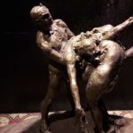 Grupo II, 1H, 2M (2012). Escultura en bronce 130 x 170 x 69cm fotografía de Adonai Castañeda
