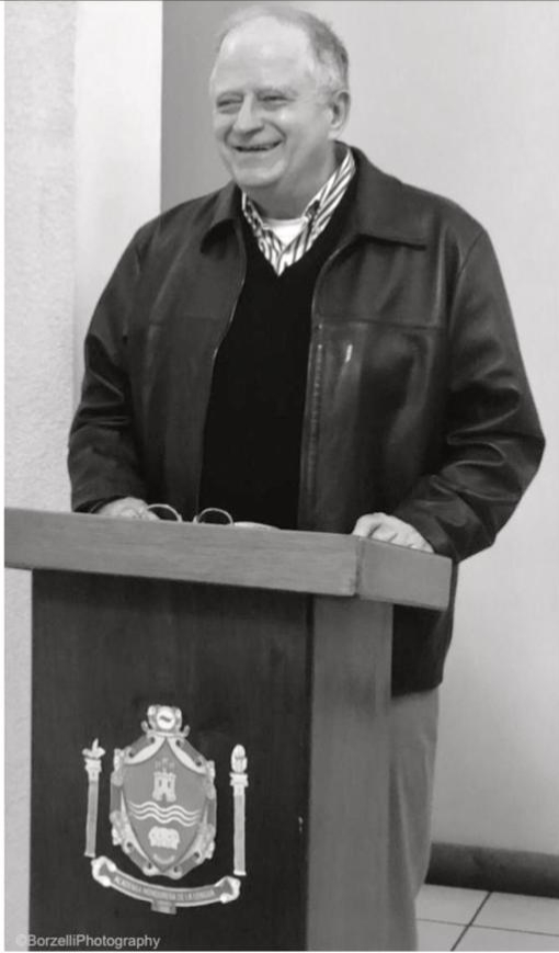 Marco Antonio Campos en su ingreso a la Academia Hondureña de la Lengua foto de Pascual Borzelli Iglesias