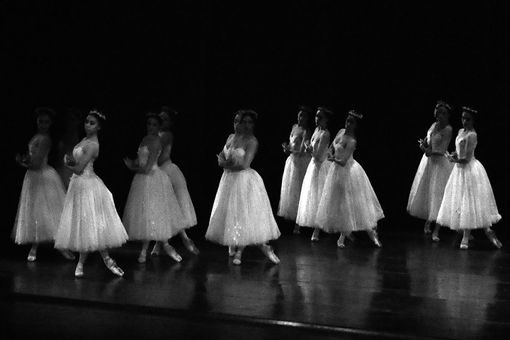 Ballet de la Compañía Nacional de Danza. Foto de Pascual Borzelli Iglesias
