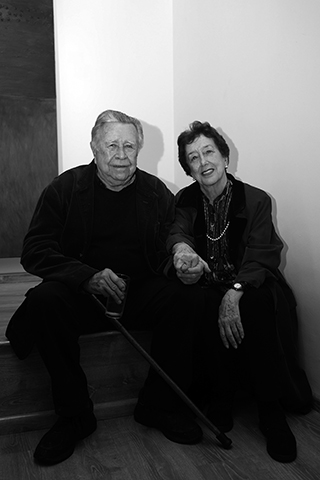 Con su esposa Mercedes Oteyza