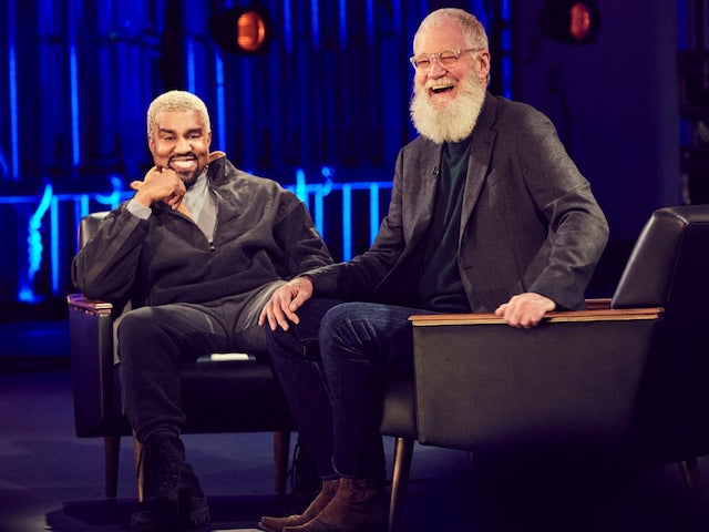 Kanye West y David Letterman. Foto cortesía de Maremoto Maristain: https://monicamaristain.com/david-letterman-esta-gaga-insoportable-su-programa-en-netflix/