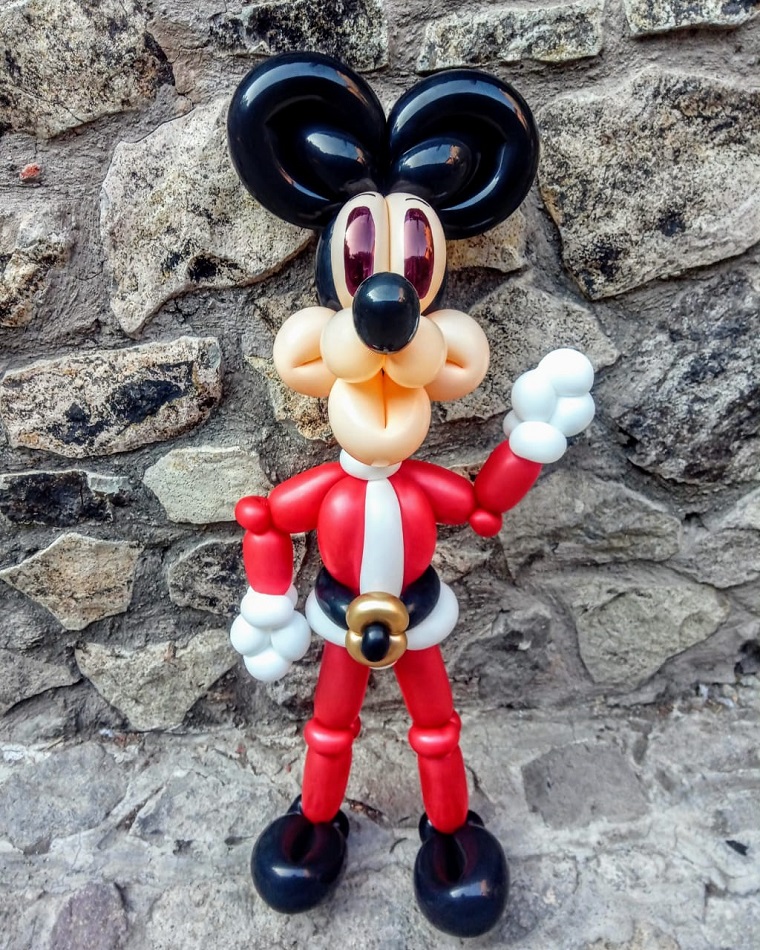 Mickey Mouse por Uzzy Jr.