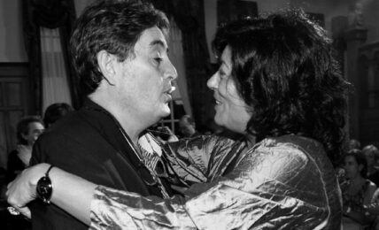 Luis García Montero y Almudena Grandes. Foto tomada de la Biblioteca Xosé Neira Vilas
