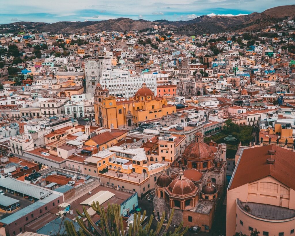 Guanajuato. Foto de Dennis Schrader a través de Unsplash