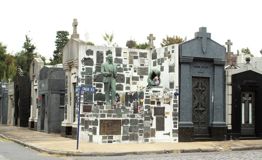 Mausoleo de Carlos Gardel en Chacarita. Fotografía tomada de la página del Ministerio de Cultura del Gobierno de Argentina