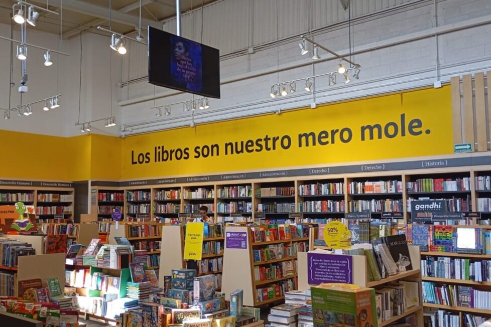 Los libros son nuestro mero mole. Fotografía por cortesía de Ale León