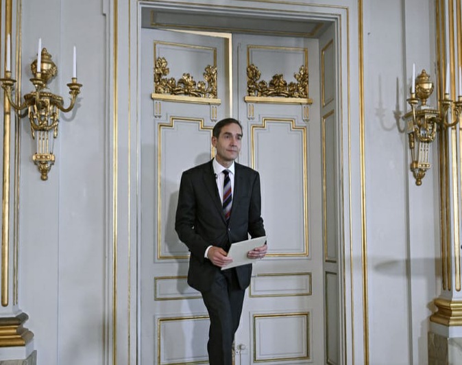 El secretario de la Academia Sueca anunciando el Premio Nobel de Literatura 2023. Fotografía por cortesía de Javier Claure C.