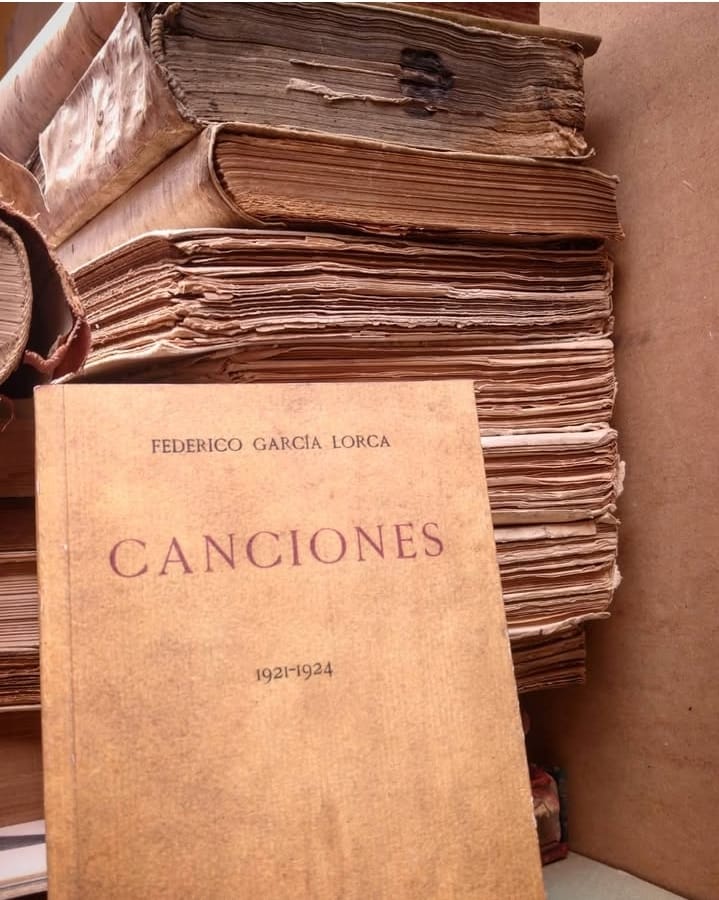 Los libros de un costal. Fotografía de Sergio Núñez