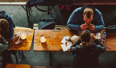 Fotografía de Shane Rounce a través de Unsplash