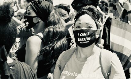 Fotografía de Faith Esele a través de Unsplash