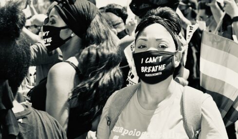 Fotografía de Faith Esele a través de Unsplash