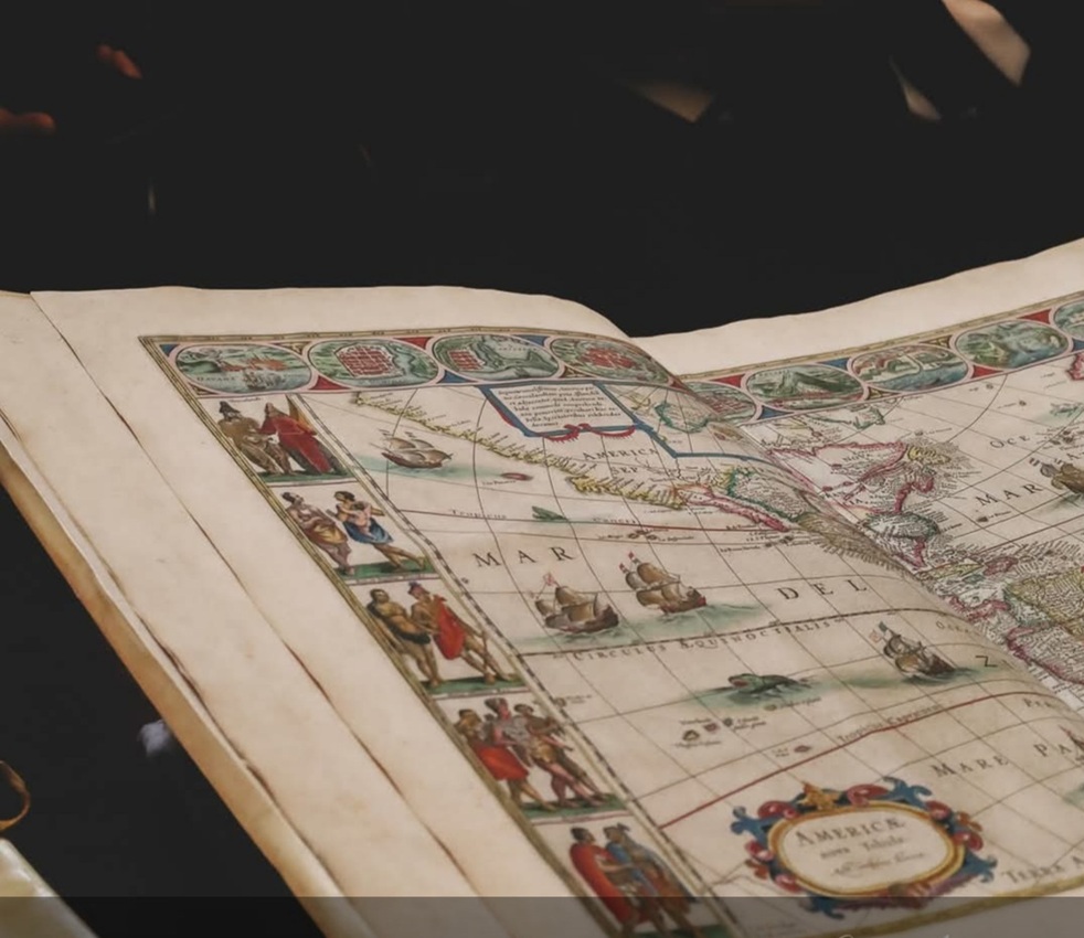 Atlas, Biblioteca Histórica de la Universidad de Salamanca. Fotografía por cortesía de Javier Claure C.