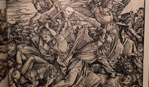 Fragmento de una impresión de Los cuatro ángeles vengadores de Alberto Durero. Fotografía de Mirna Coreliel