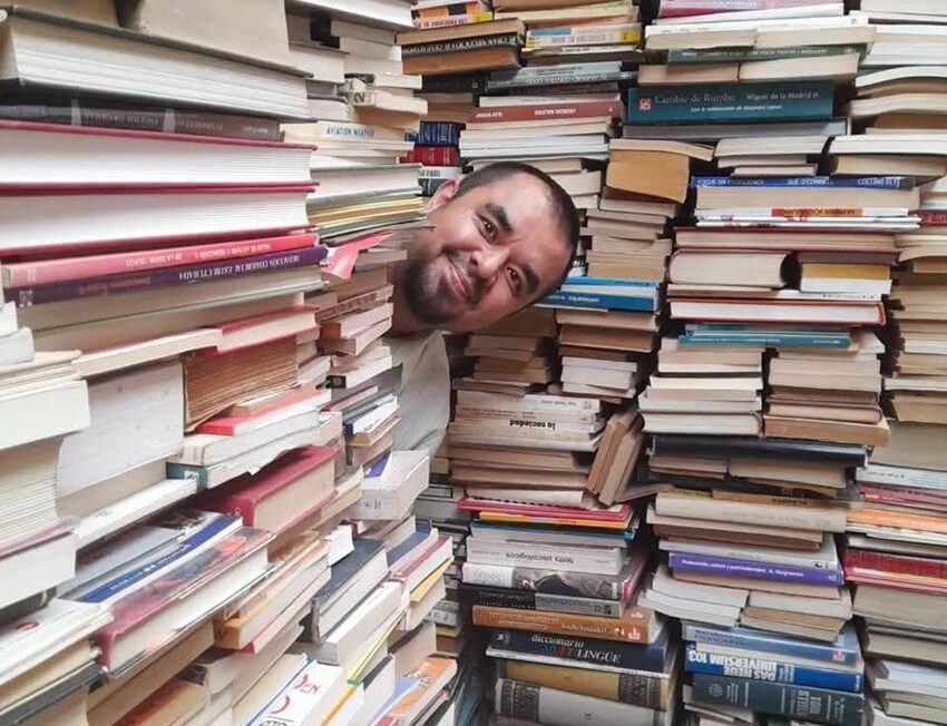 Mi inicio entre los libros. Fotografía por cortesía de Sergio Núñez