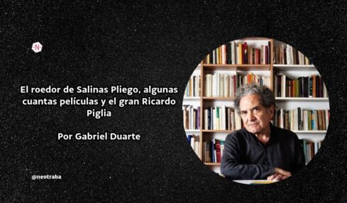 Ricardo Piglia en su estudio