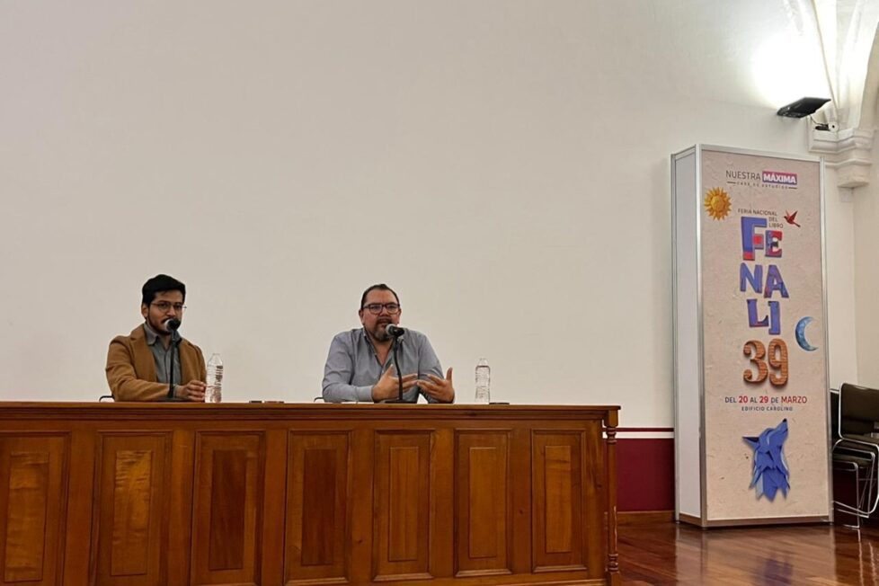 De izquierda a derecha Juan Jesús Jiménez y Óscar Alarcón durante la presentación de Circo Momentáneo de Juan Jesús Jiménez
