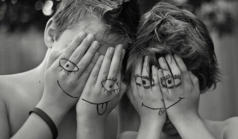 Fotografía de Lora Moore Kakaletris a través de Unsplash
