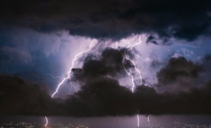 Fotografía de Tasos Mansour a través de Unsplash