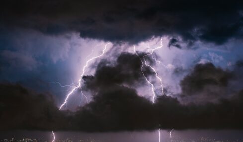 Fotografía de Tasos Mansour a través de Unsplash