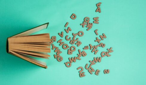 Letras. Imagen por cortesía de Javier Claure C.