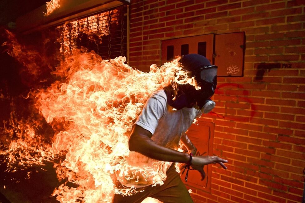 Venezuela Crisis de Ronaldo Schemidt Venezuela. Primer puesto en Categoría Spot News Individual en los World Press Photo Awards 2018